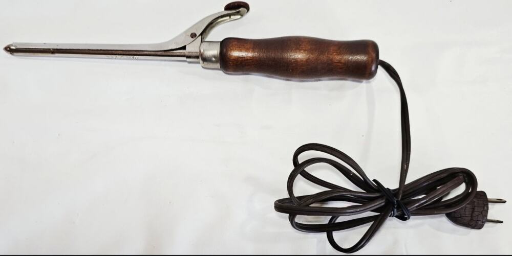 Vintage 1930's 1/4" Curling Iron With Wood Handle Tested And Works